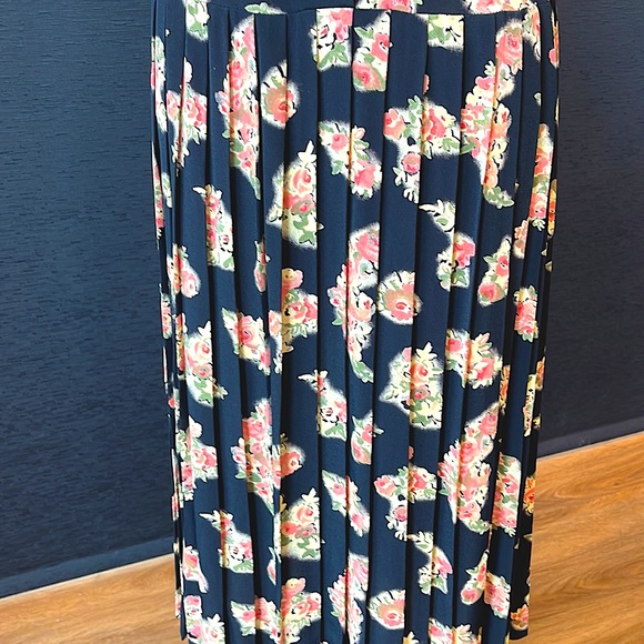 Like New Donna Rico Size 2 Dress - Picture 3 of 5